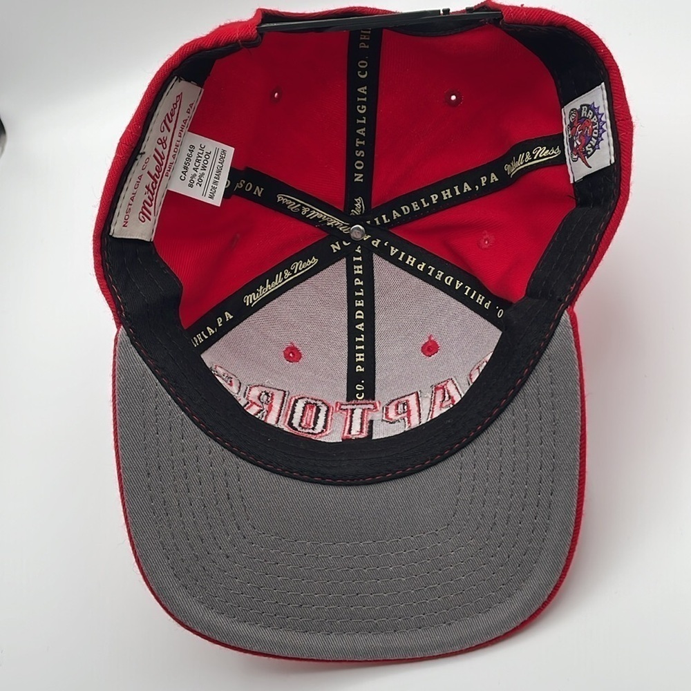 Mitchell & Ness - NBA Raptors Snapback Hat - Red - Picture 8 of 12